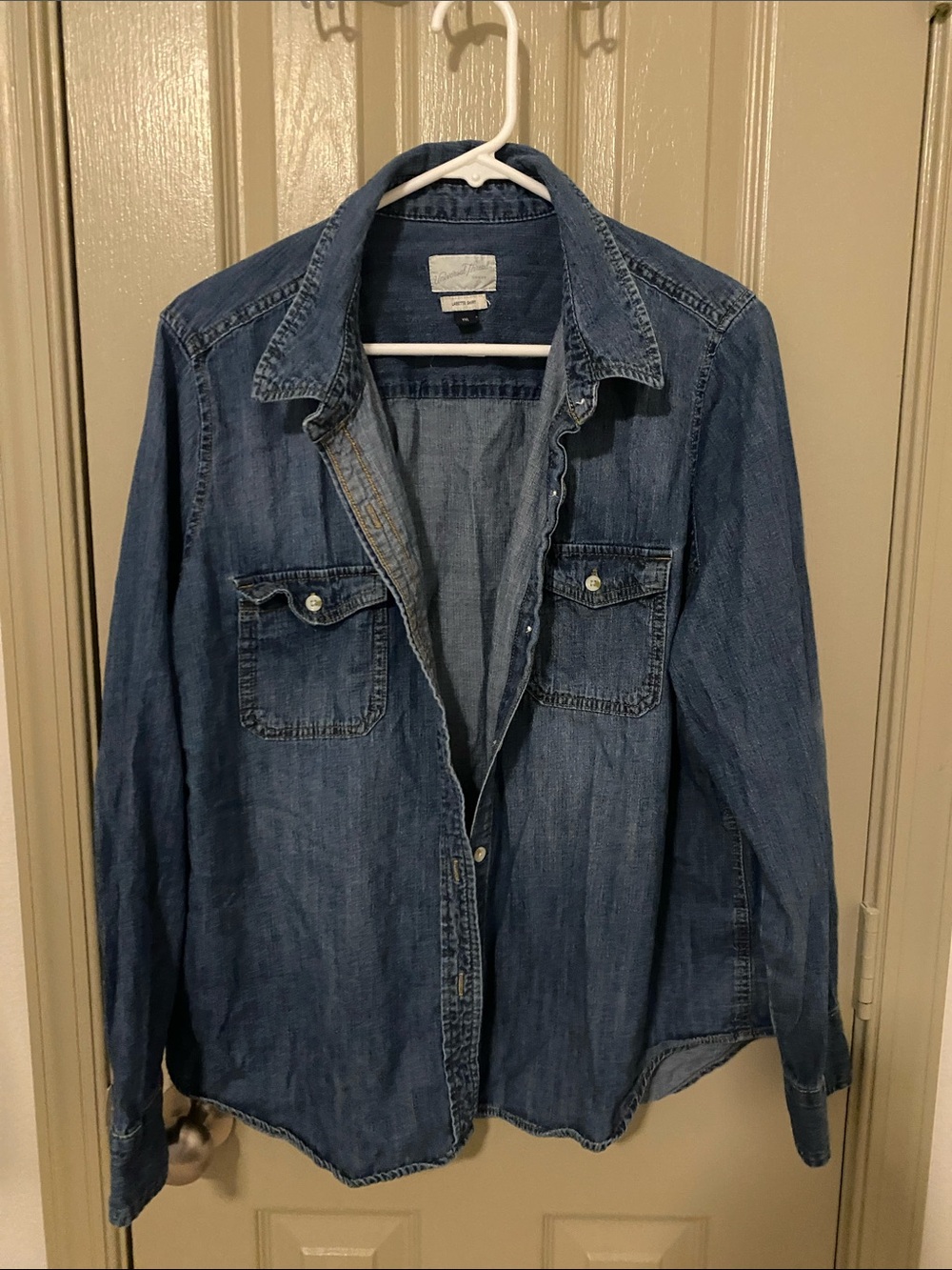 Universal Thread Medium Blue Denim Button-Up Jacket
